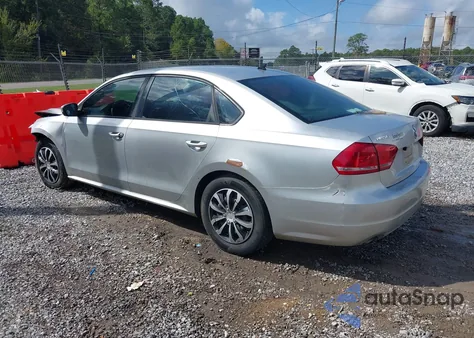 2012 Volkswagen Passat 2.5L S z USA, uszkodzony, nr VIN 1VWAP7A36CC078395